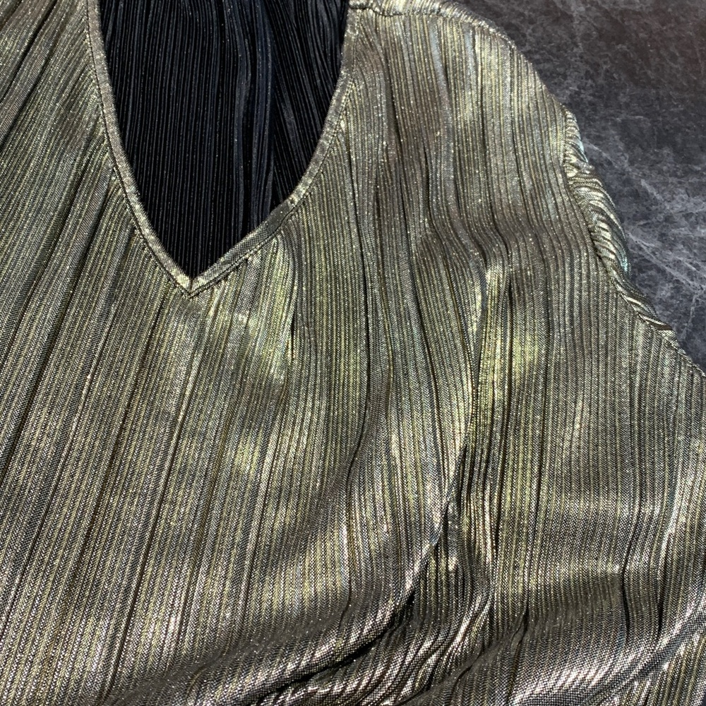 π2/$20 Ricki's Shimmering Gold V-Neck Blouse XXL - Picture 7 of 7